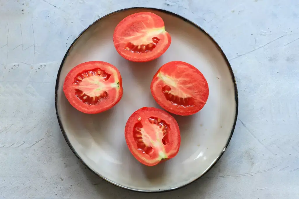 گوجه کبابی برای کته کباب شمالی (این مقدار برای حدود ۲ تا ۳ نفر مناسبه)